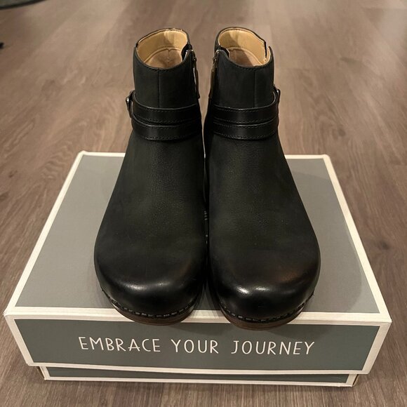 NEW DANSKO BROOK BOOTIE - Picture 2 of 16